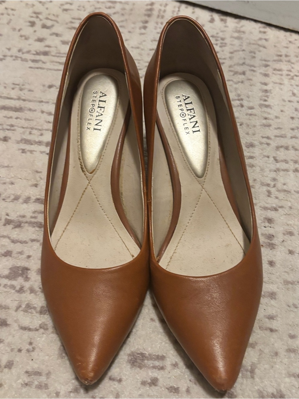 Alfani Step ‘N Flex Cognac Pointed Toe Leather Pumps – Women’s Size 8 - Picture 3 of 3